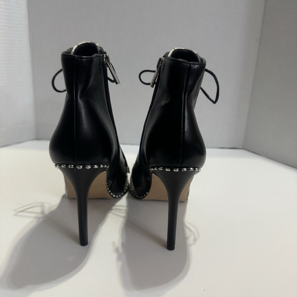 New BCBGeneration Women's Haniah Lace Up Bootie Size:9 Heel Height:4” MSRP:$169 - Picture 4 of 13